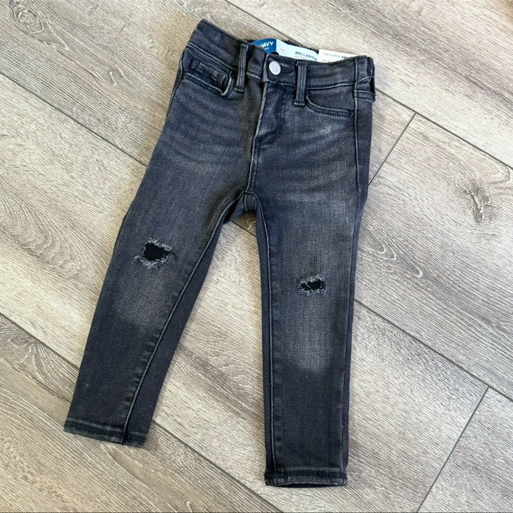 NWT Old Navy Grey/Black 360 Stretch Ballerina Jeggings (2T)